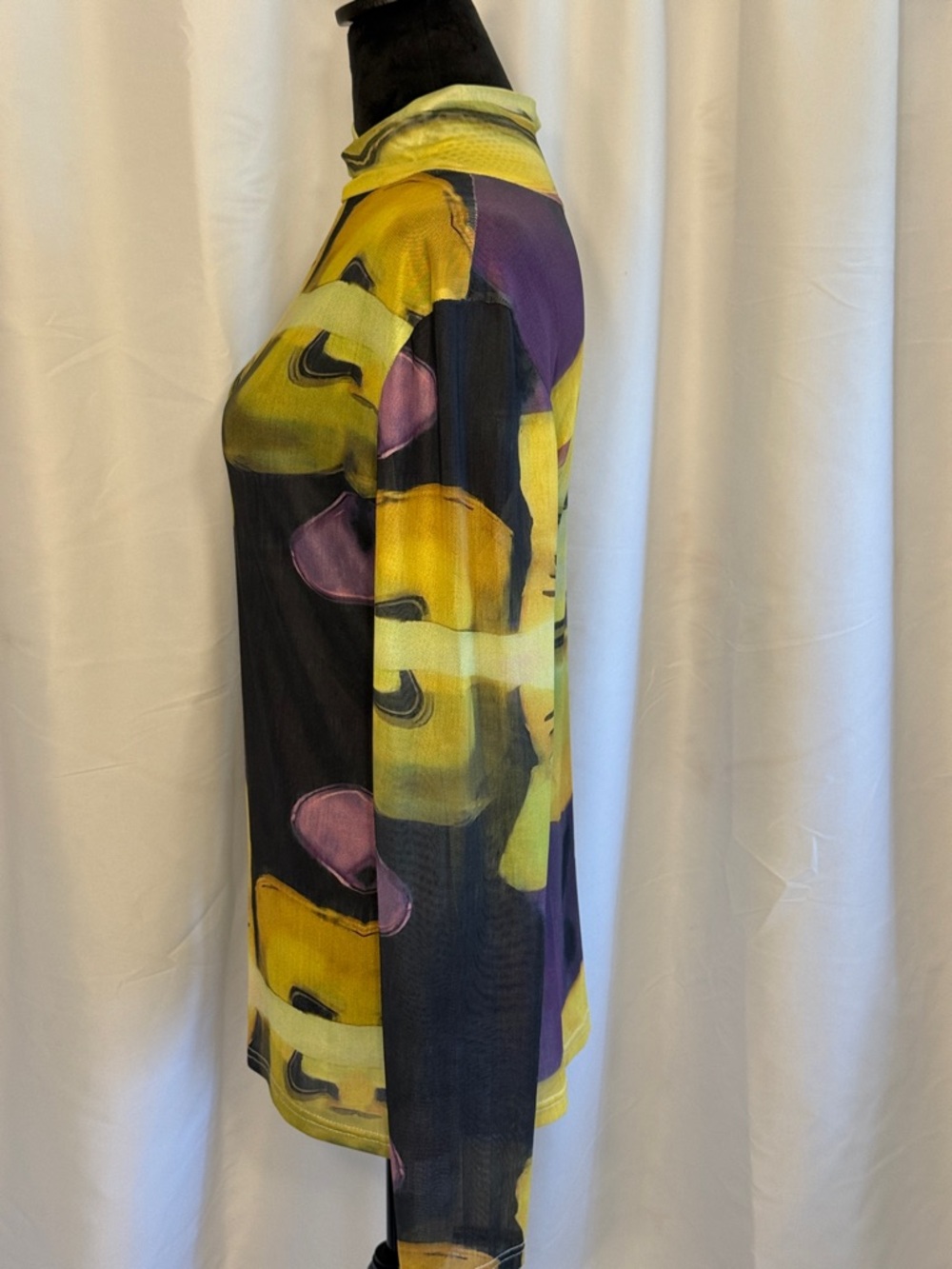 Abstract Colorblock Long-Sleeve Turtleneck Top - Yellow & Purple - Picture 4 of 4